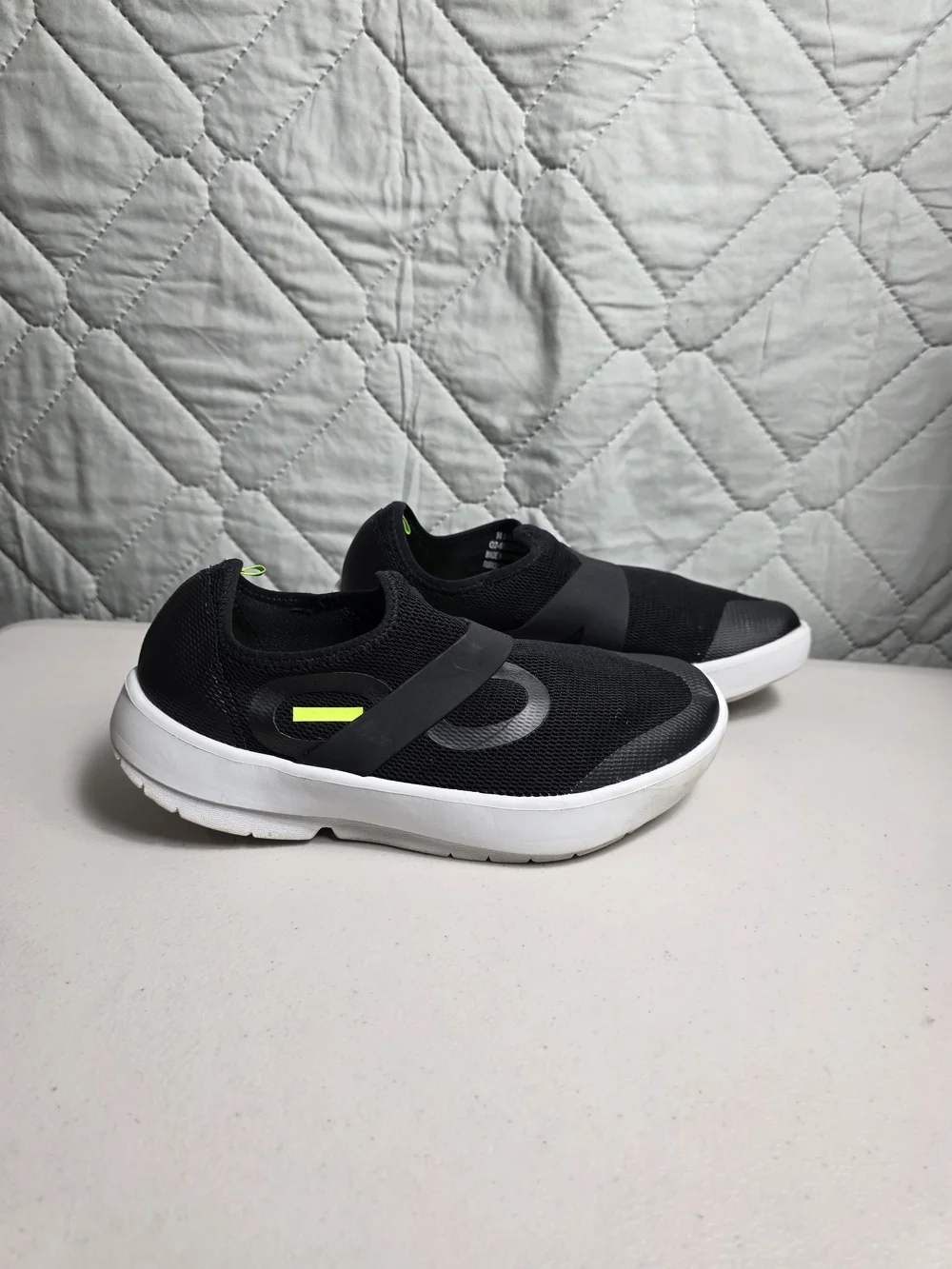 OOFOS Oomg Low Shoes Mens 8 Black Mesh Slip On Comfort Recovery Casual